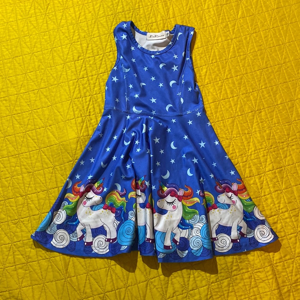 LA BECA DRESS WITH UNICORNS! 🦄 SIZE SMALL.